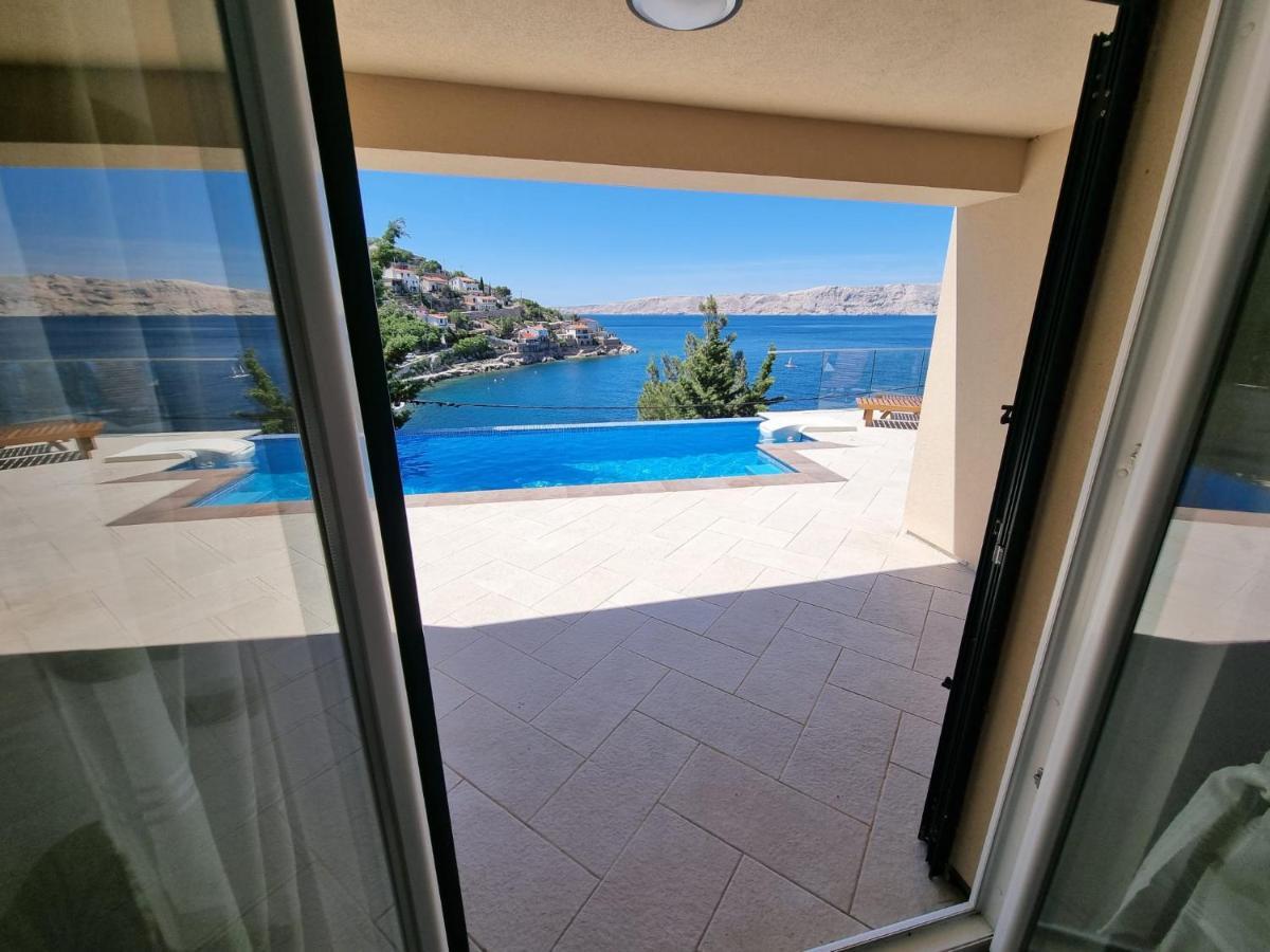 Relax , With Seaview And Two Pools Near Villa Stari Grad
