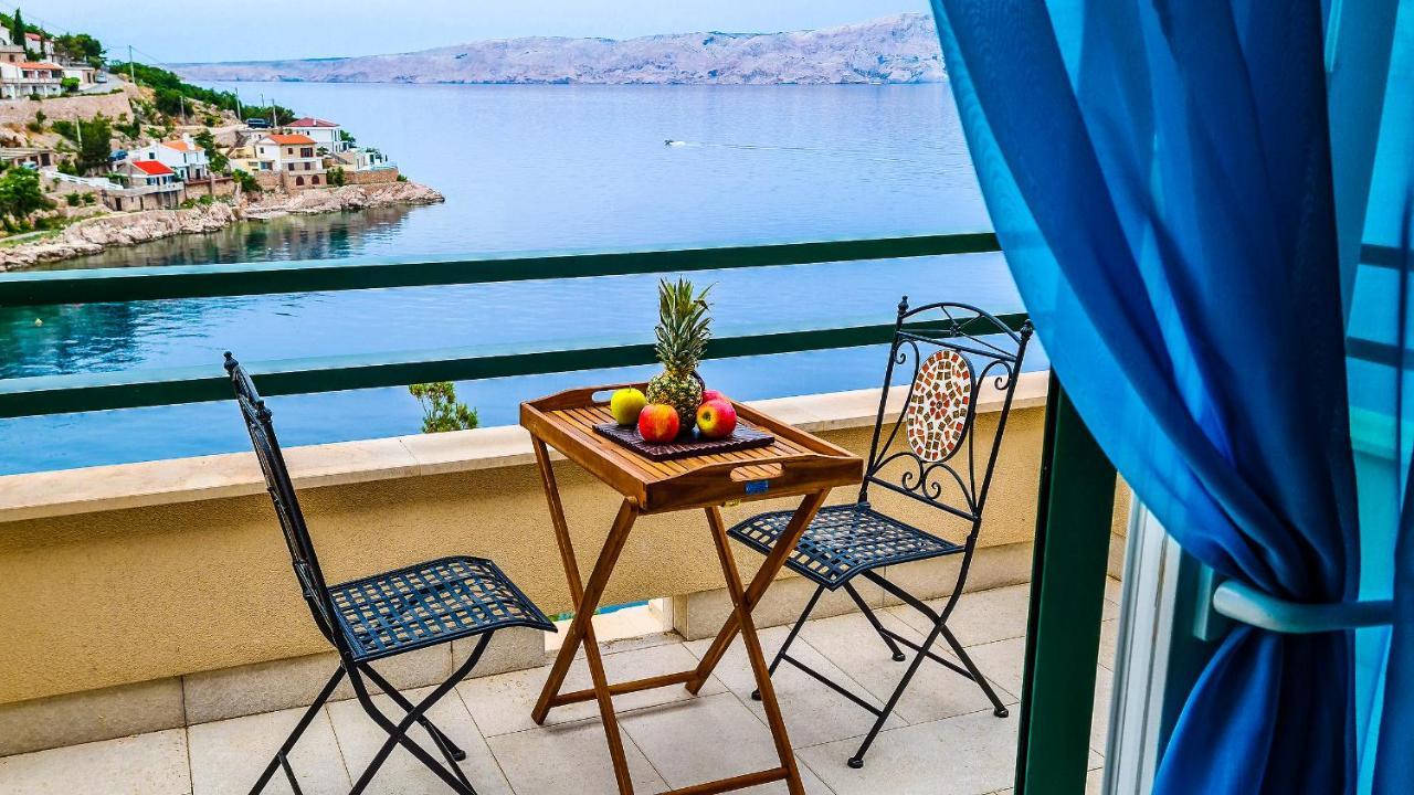 Villa Relax , With Seaview And Two Pools Near Stari Grad