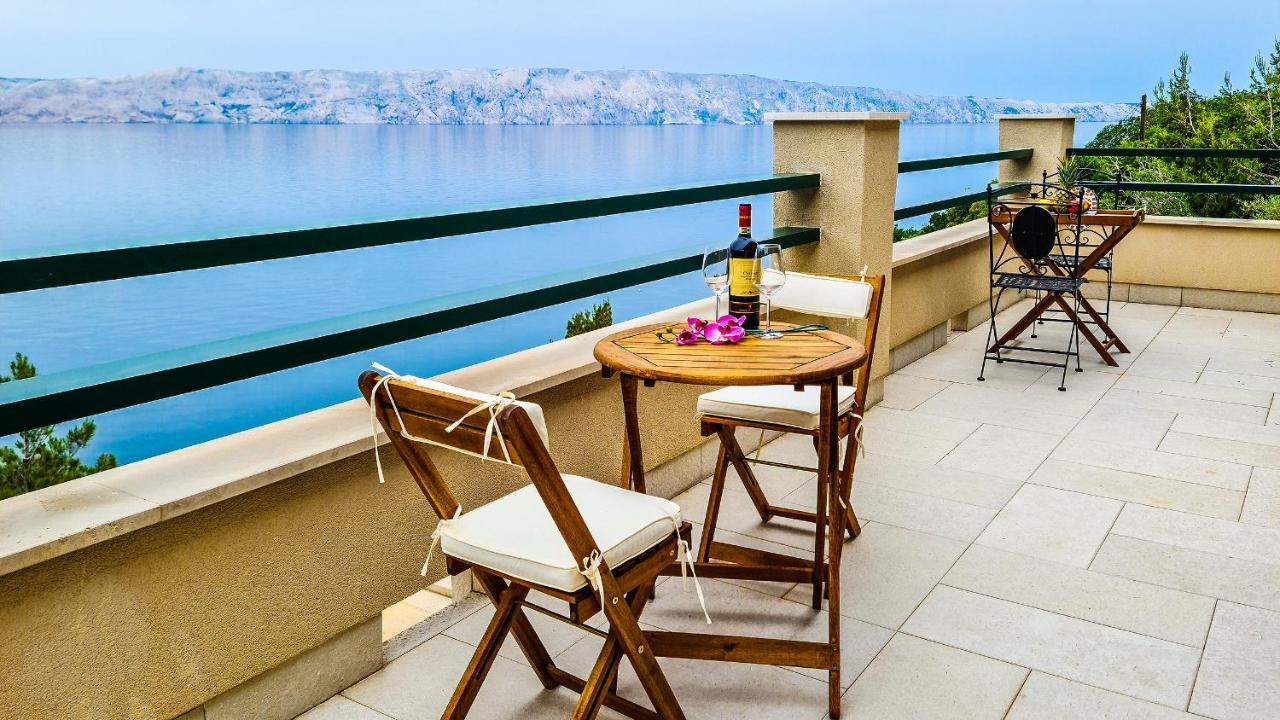 Villa Relax , With Seaview And Two Pools Near *