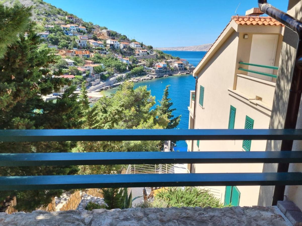 Relax , With Seaview And Two Pools Near Stari Grad
