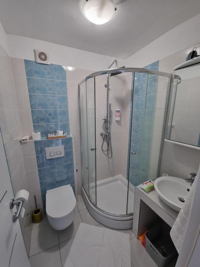 Relax , With Seaview And Two Pools Near